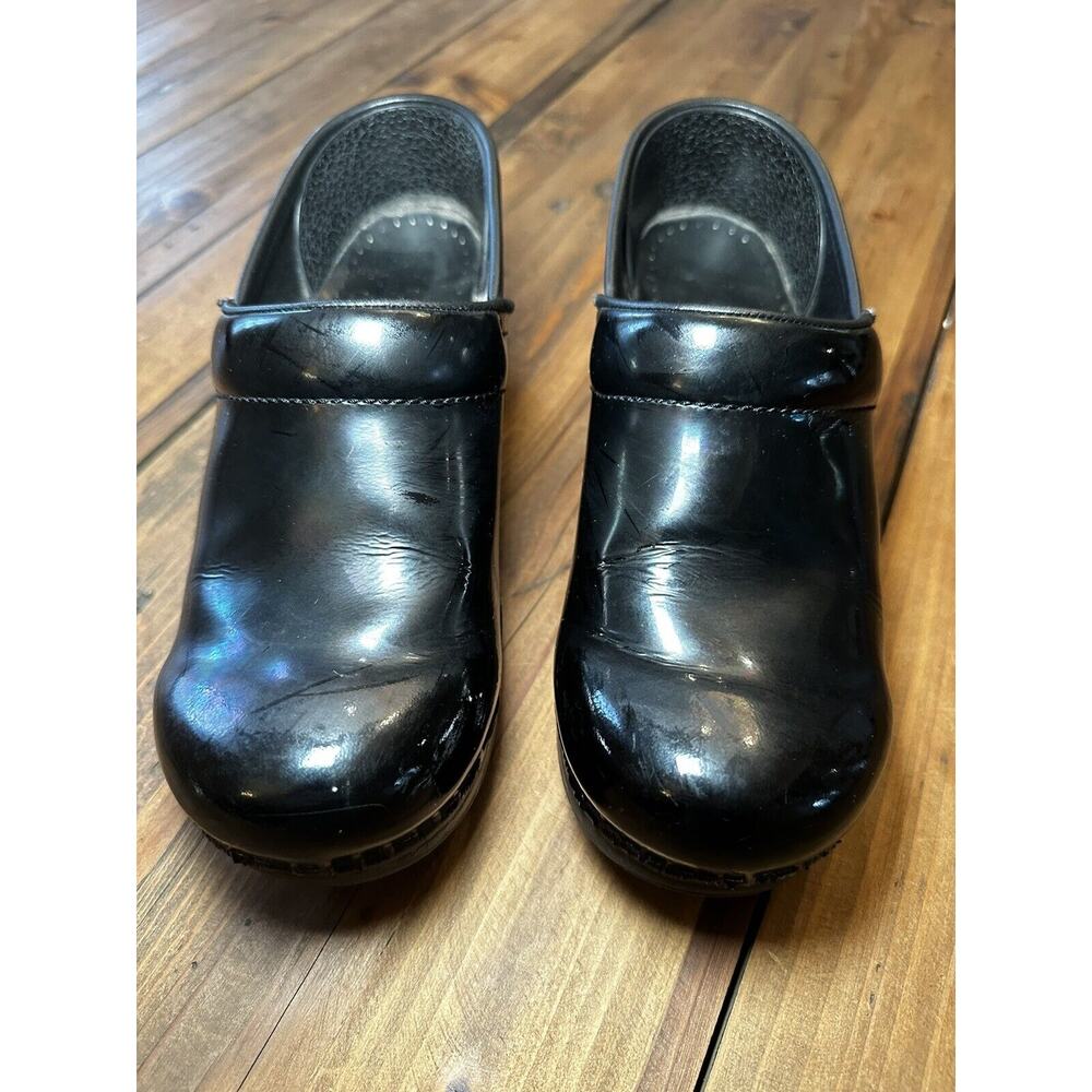 Dansko XP Womens 37 Shiny Black Patent Leather Slip On Comfort Shoes Clogs - Picture 2 of 12